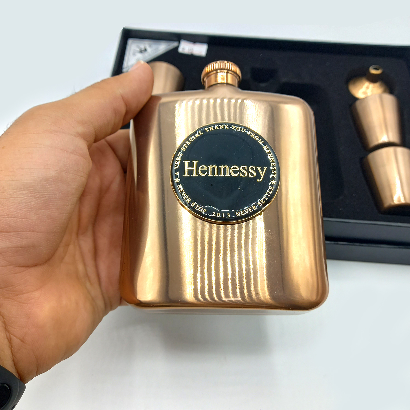  ست قمقمه جیبی چهار شات مدل hennessy کد d338 