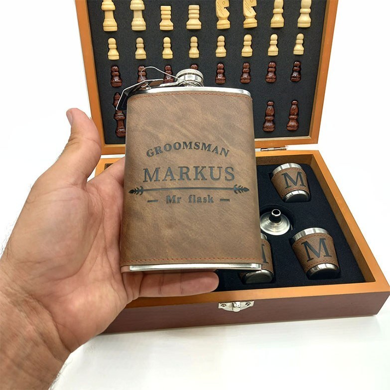  هیپفلاسک (قمقمه جیبی)و جعبه چوبی شطرنج مدل مارکوس 270cc کدa560540 