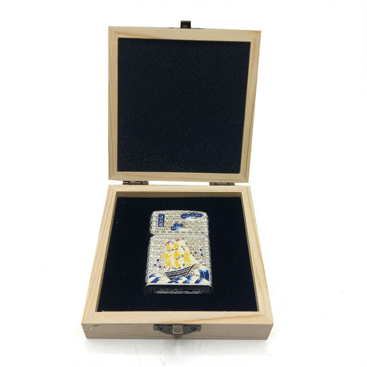 فندک بنزینی چیف نقره ای طرح کشتی کد L01