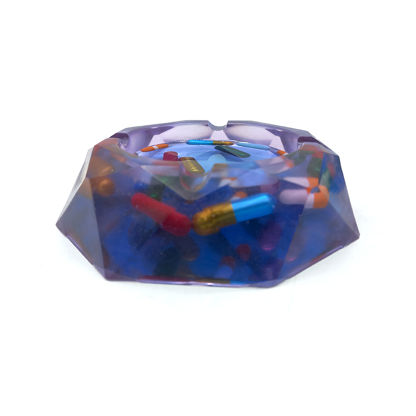  زیرسیگاری رزین مدل کپسول کد d06 