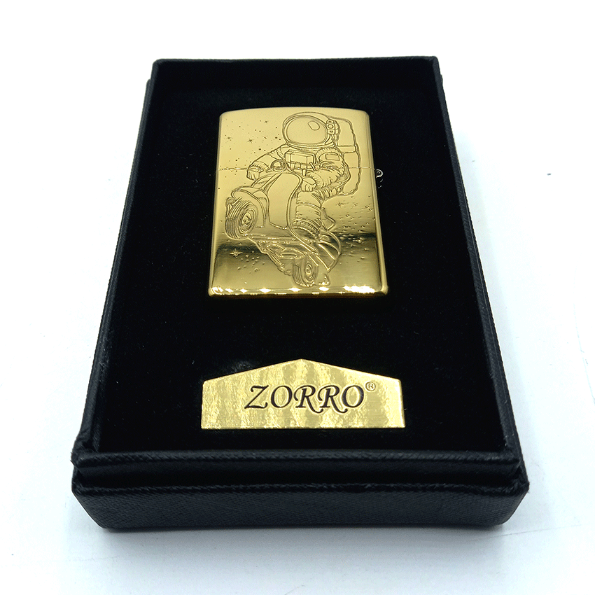  فندک بنزینی زورو طلایی طرح فضانورد موتورسوار کد d08 